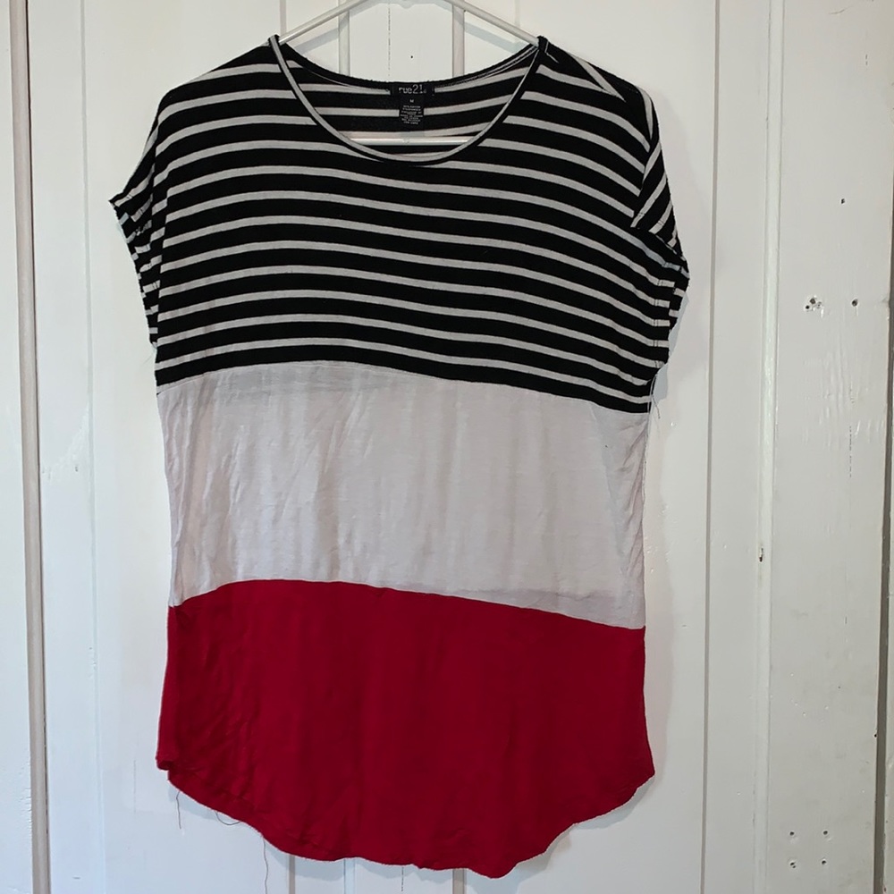 RUE 21 - top